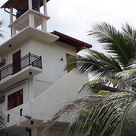Sanjula Apartments Hikkaduwa Esterno foto