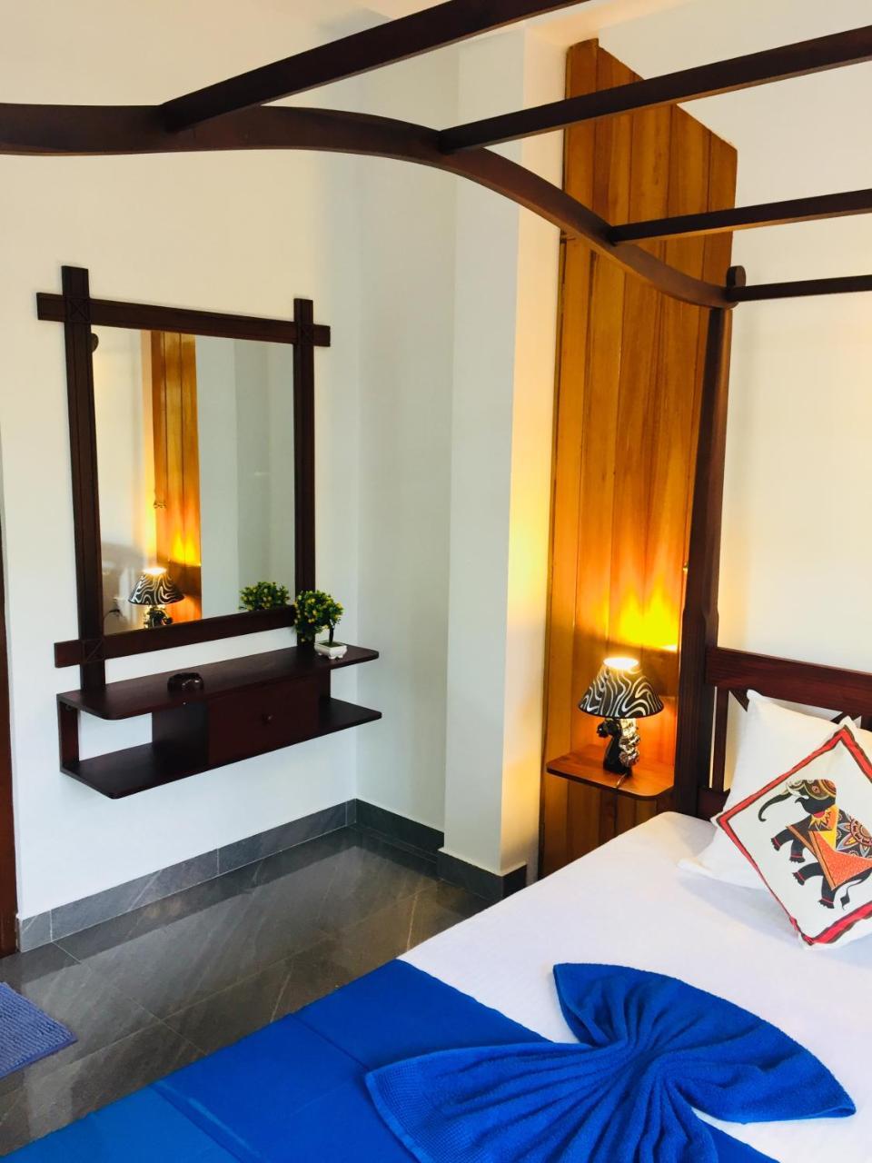 Sanjula Apartments Hikkaduwa Esterno foto