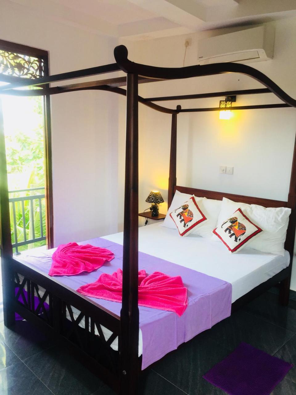 Sanjula Apartments Hikkaduwa Esterno foto