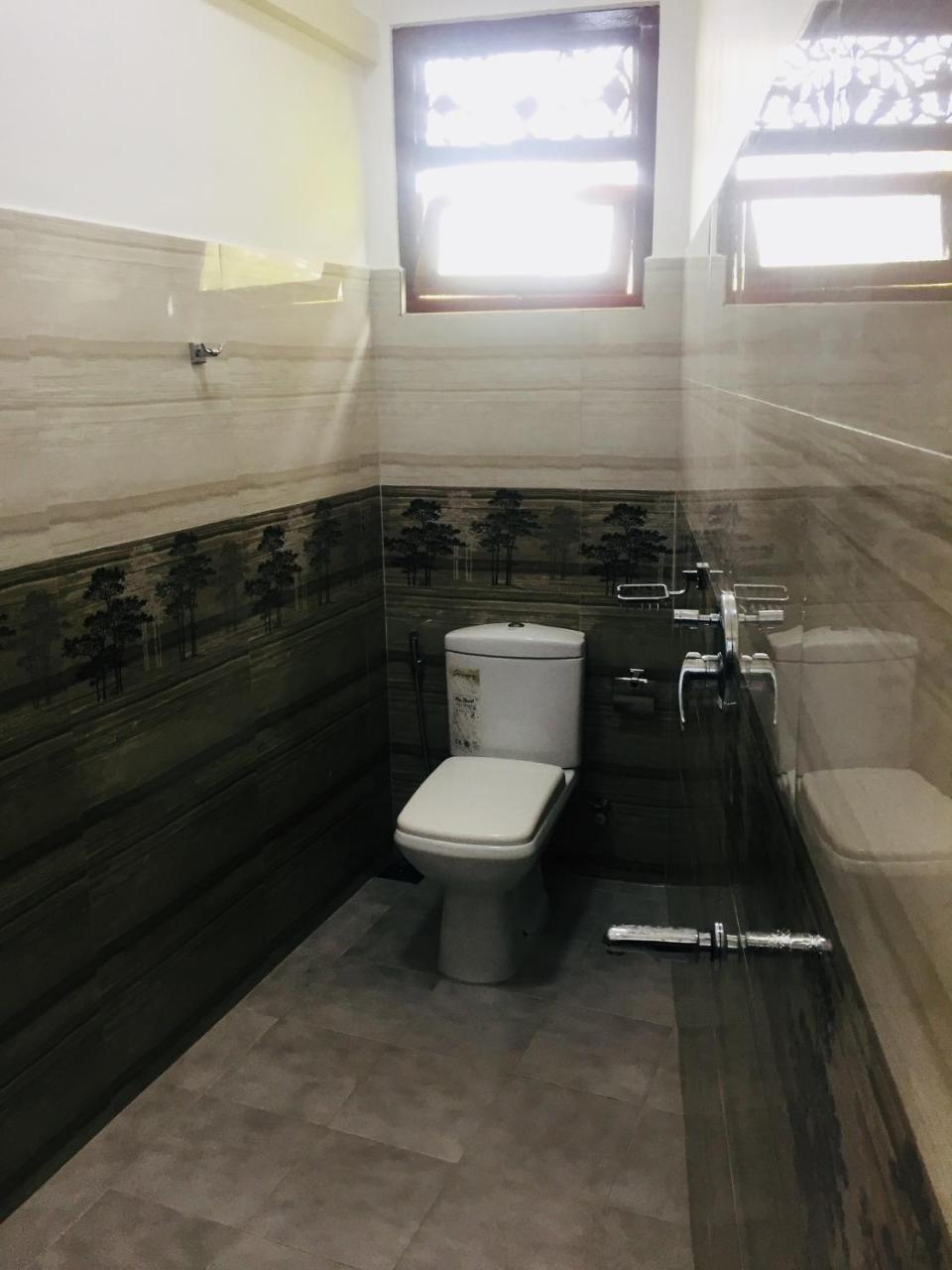 Sanjula Apartments Hikkaduwa Esterno foto