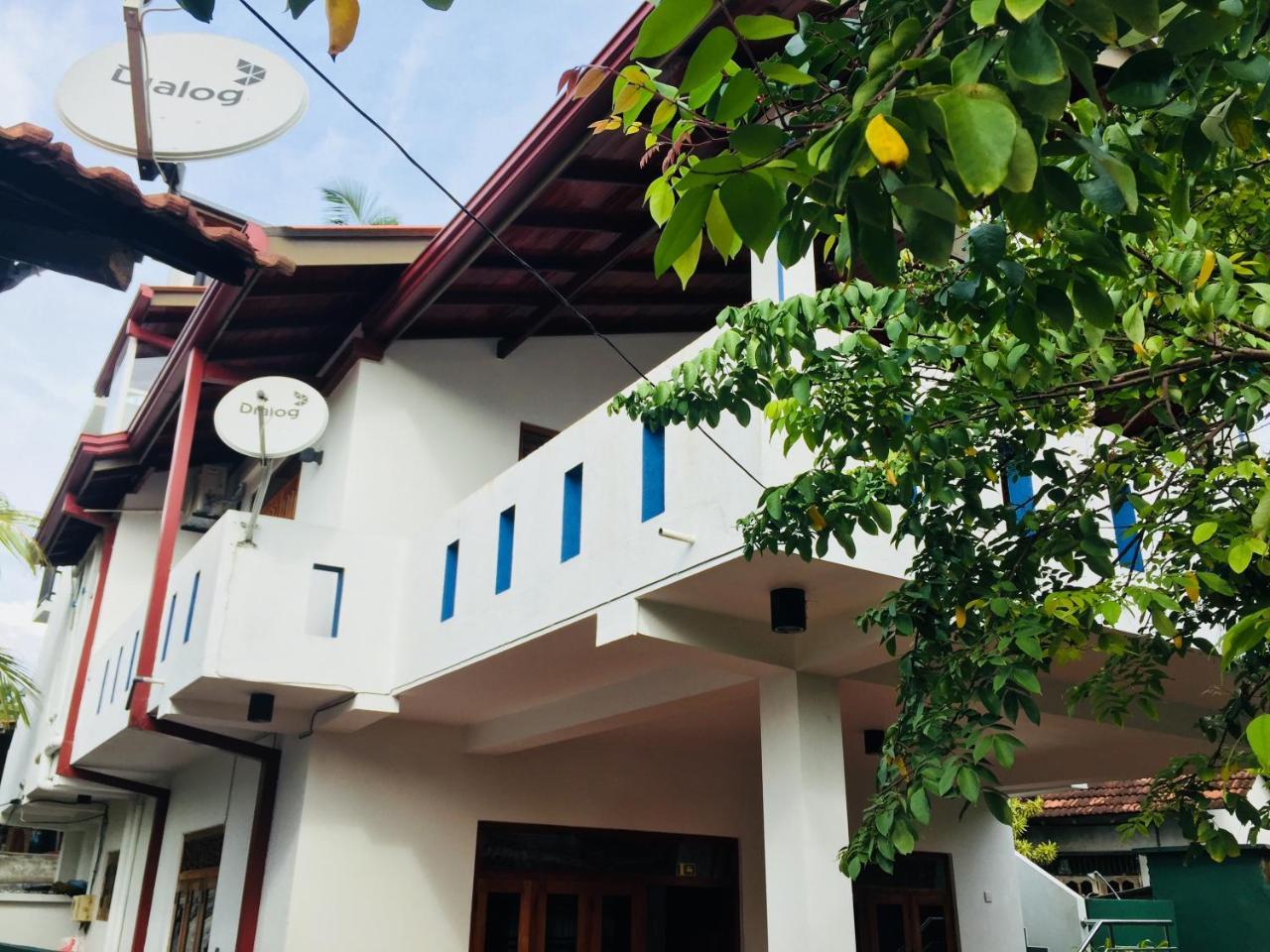 Sanjula Apartments Hikkaduwa Esterno foto